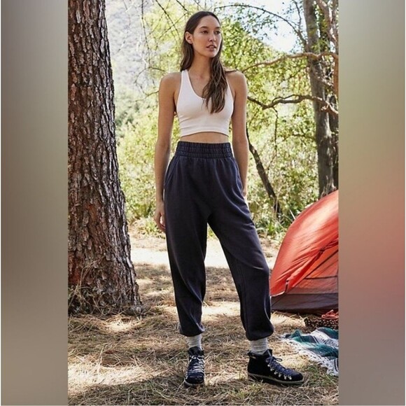 Free People Movement Slouch It Black Sherpa Joggers Size Small - Picture 2 of 8